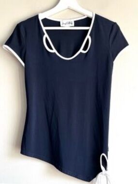 JOSEPH RIBKOFF Navy Side Hem & Short-Sleeve Top with White Trim tying bow